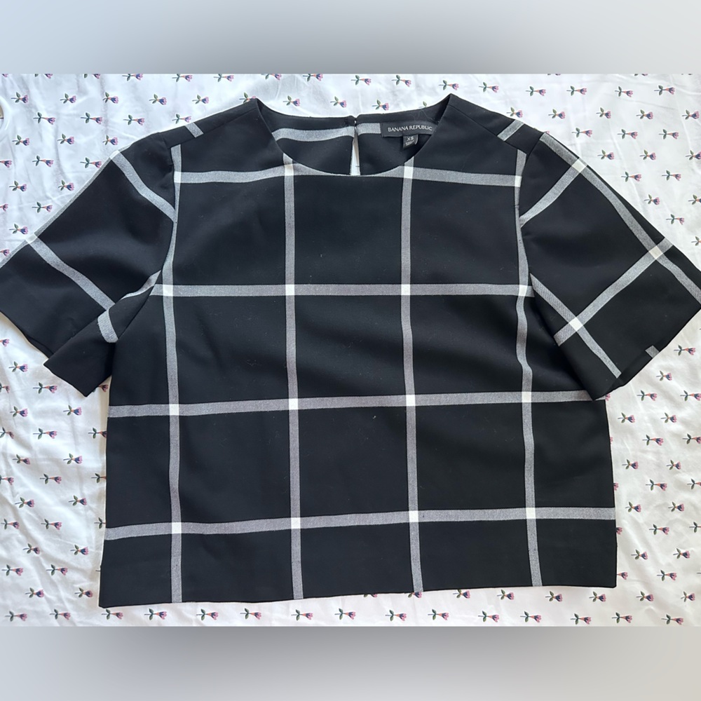 Banana Republic Black and Gray Grid women’s cropped shirt New